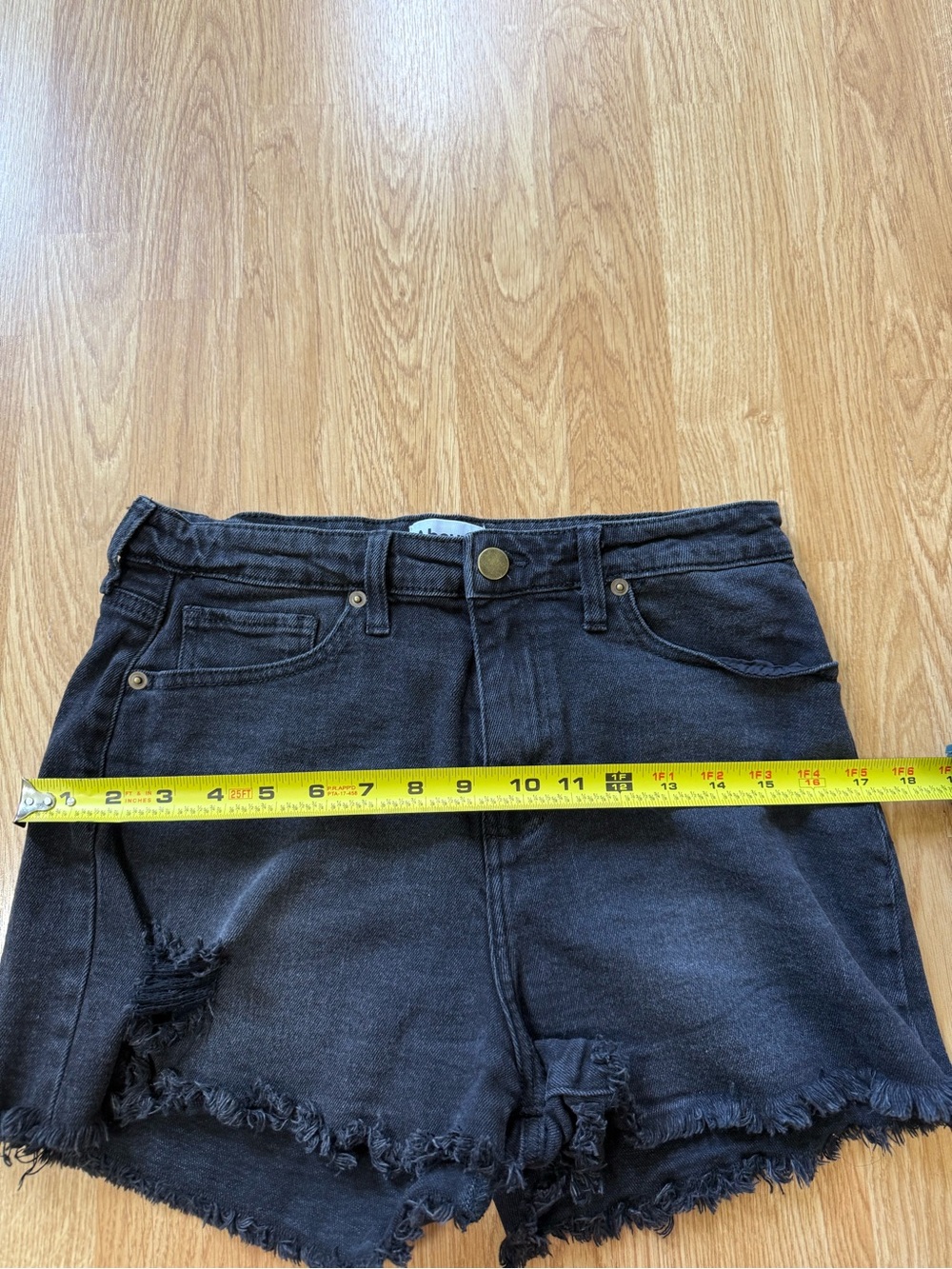 Abound Black Frayed Hem Distressed Denim Shorts- Size 31 - Picture 6 of 12